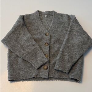 Uniqlo Gray kids cardigan. GUC size 5-6